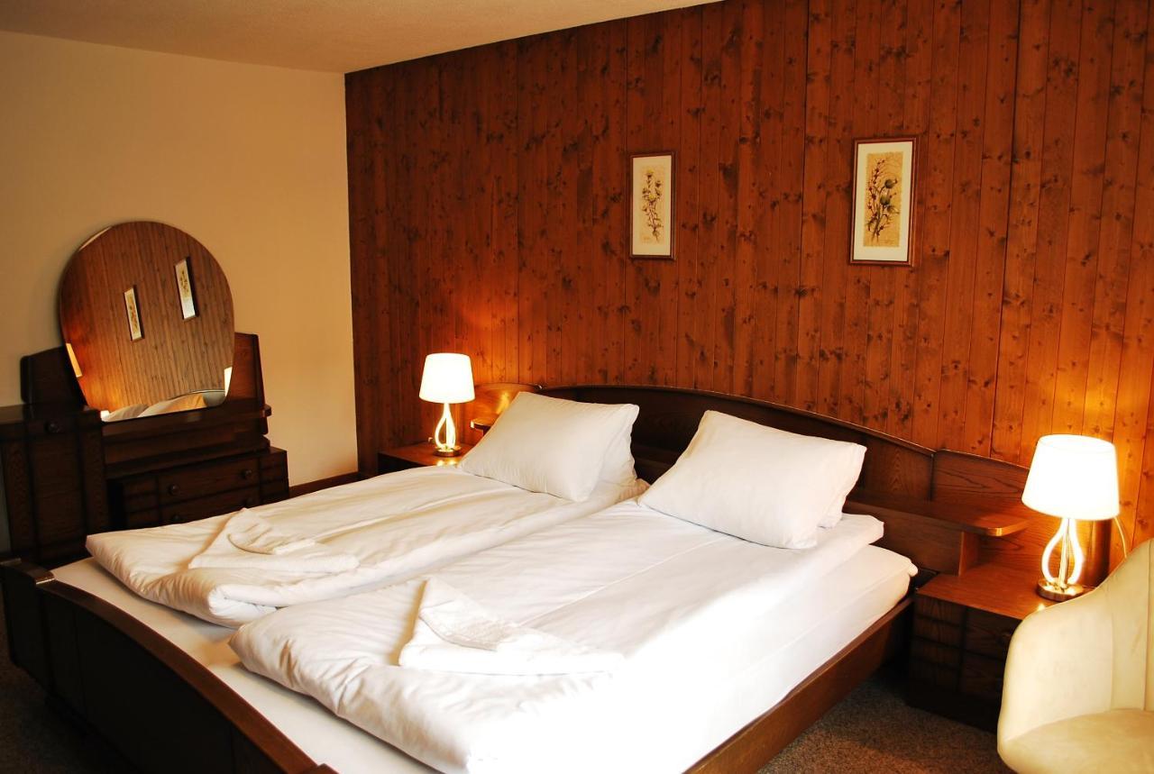 Rooms With Private Bathrooms Saas im Prattigau Εξωτερικό φωτογραφία
