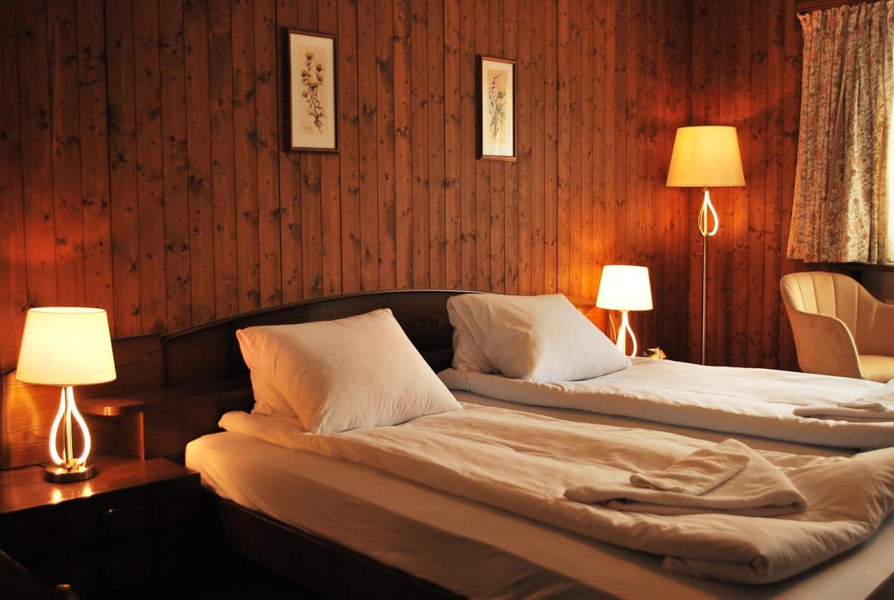 Rooms With Private Bathrooms Saas im Prattigau Εξωτερικό φωτογραφία