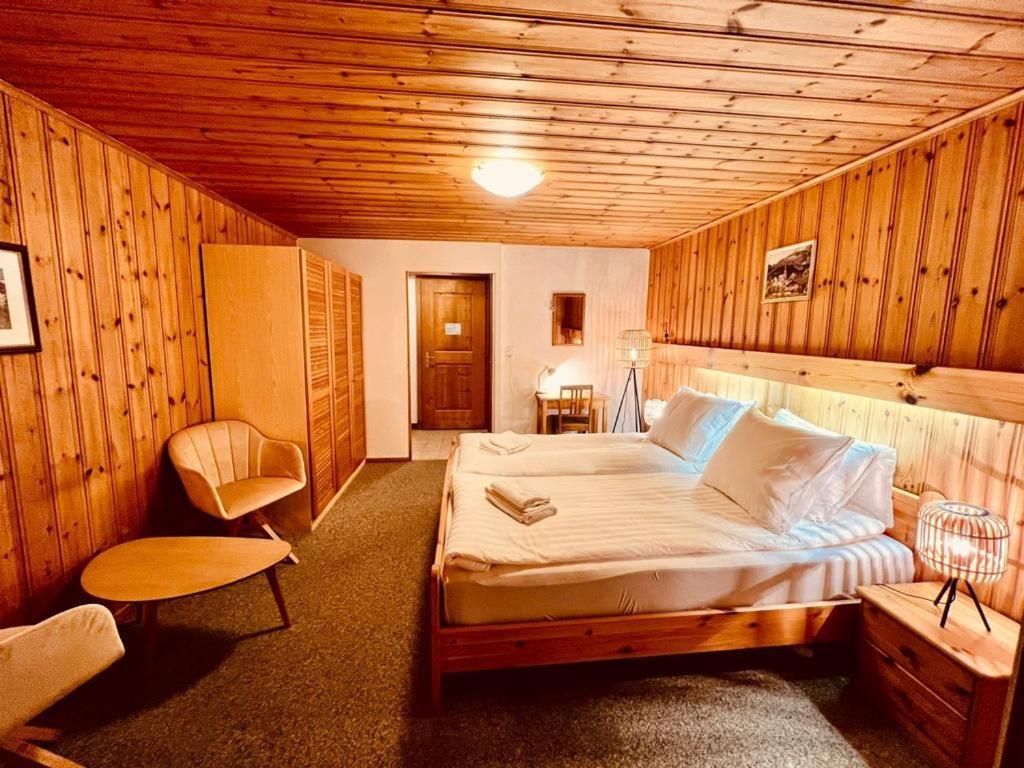 Rooms With Private Bathrooms Saas im Prattigau Εξωτερικό φωτογραφία